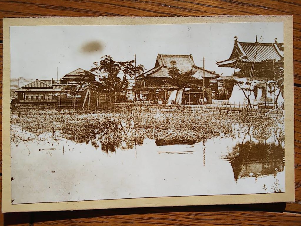 ◆明治期手札版鶏卵紙古写真◆東京浜離宮・仮大教院・江ノ島岩本楼・日光等24枚一括 寺社仏閣 古写真の調査後売却八代目・岩井半四郎（鶏卵紙、手札名刺サイズ