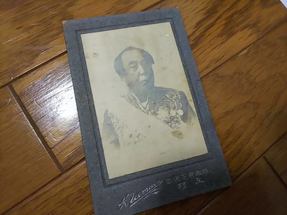 【古写真の調査後売却】喜連川藩主家・長岡護美（鶏卵紙、手札名刺サイズ） 【幕末明治の写真師 総覧】1,500名以上の写真師データベースから