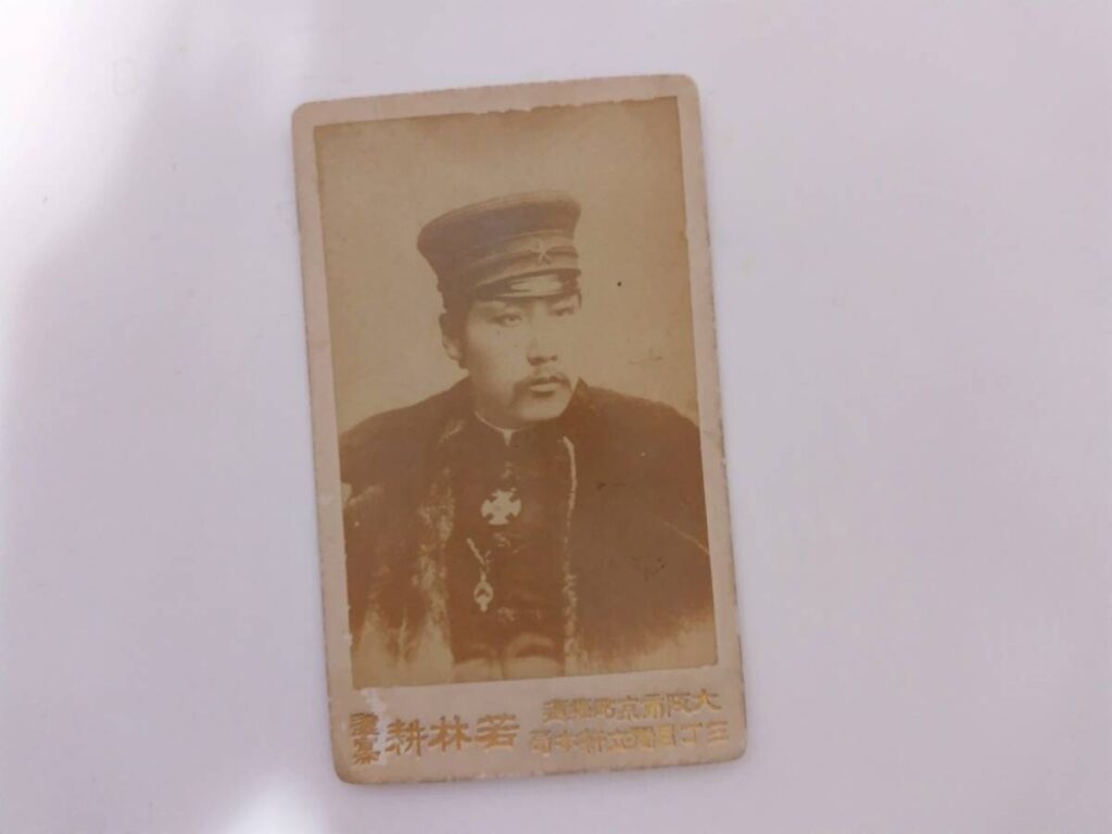 【古写真の調査後売却】写真師若林耕撮影の陸軍大将・福島安正肖像写真（鶏卵紙）