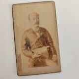 【古写真の調査後売却】錦鶏間祗候・河鰭実文の肖像写真（鶏卵紙、台紙貼付）