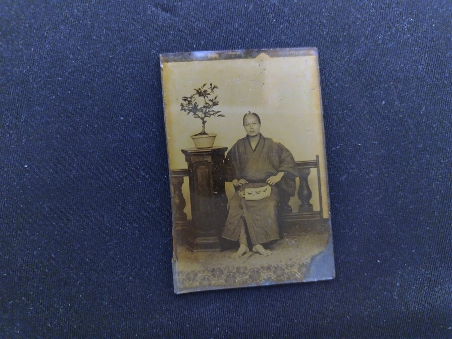 幕末期か？丁髷姿のガラス原板古写真