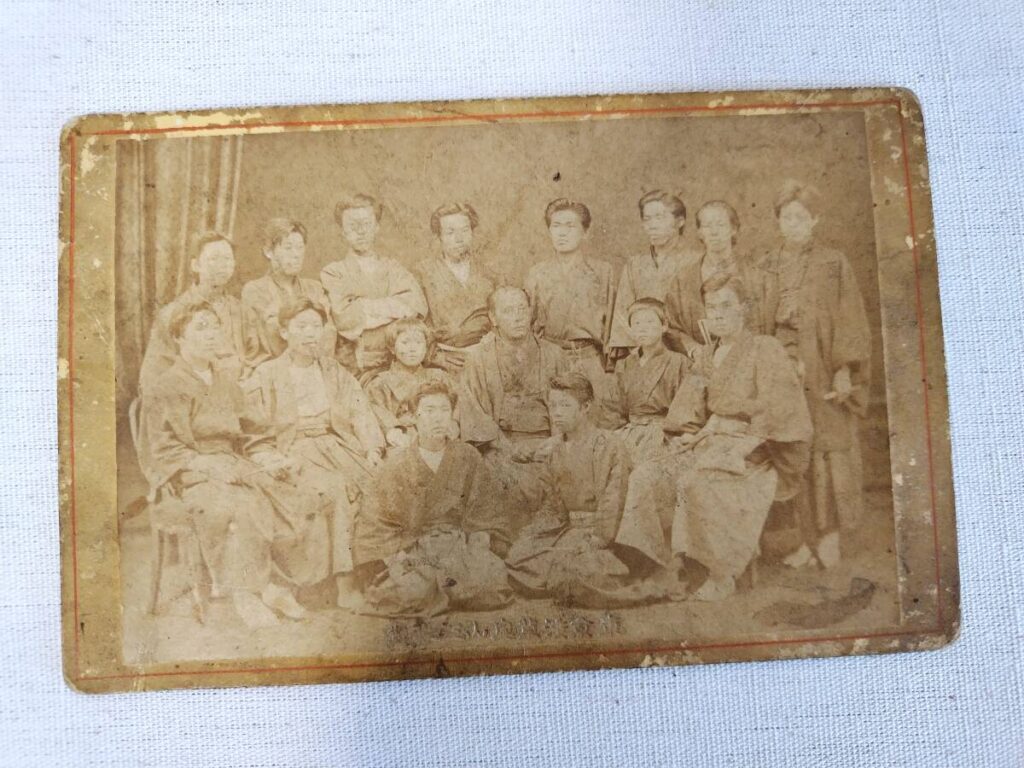 【古写真の調査後売却】下総佐倉藩士・小永井小舟と塾生たち（鶏卵紙、写真師・江崎礼二）