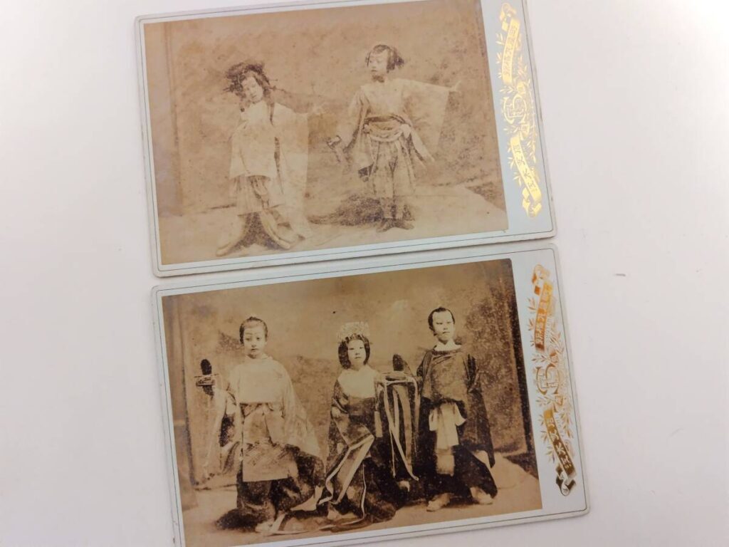 【古写真の調査後売却】、江木支店が撮影した、子供の祭衣装と思われる肖像写真（鶏卵紙、台紙貼り付け）