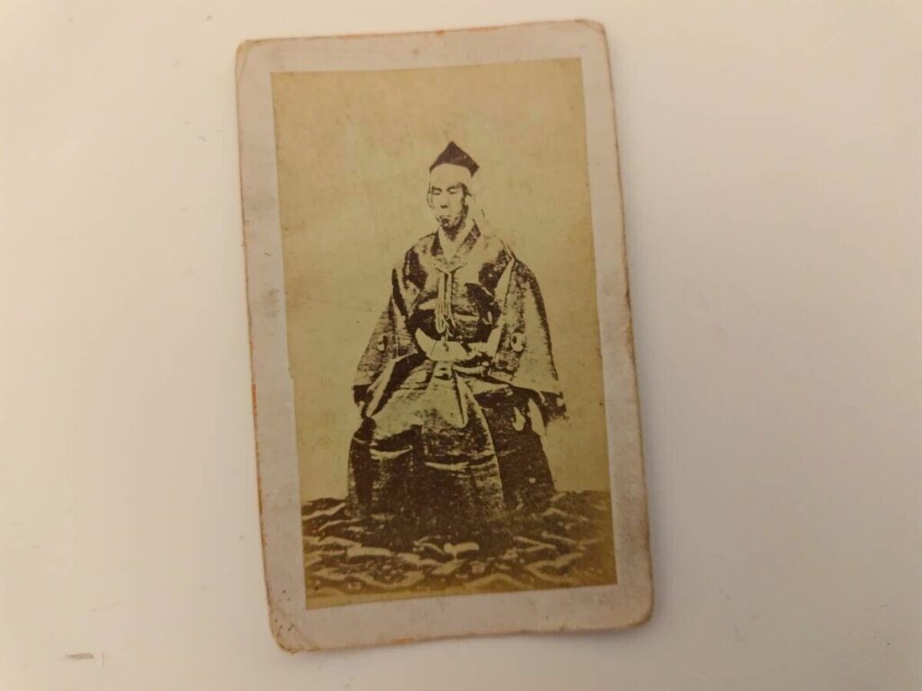 【古写真の調査後売却】長州藩主・毛利元徳の肖像(鶏卵紙、手札サイズ)