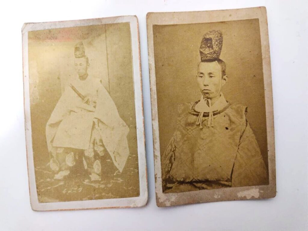 【古写真の調査後売却】写真師・内田九一撮影の公爵・三条実美肖像（鶏卵紙、手札サイズ）